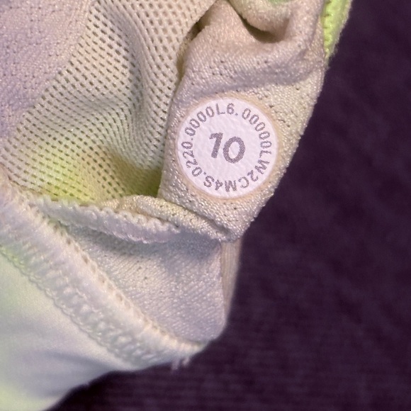 Lululemon Energy Bra High Neck Long Line
Shibori *Medium Support B-D - Picture 6 of 6